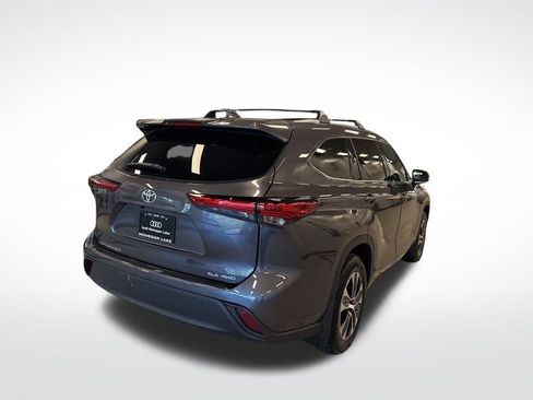 Used 2022 Toyota Highlander XLE image 8