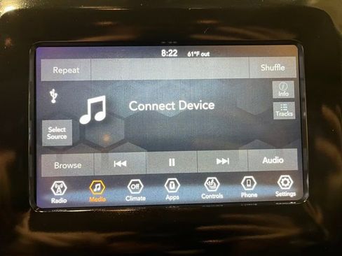Used 2019 Jeep Cherokee Latitude Plus w/ Comfort/Convenience Group AWD/4WD image 36