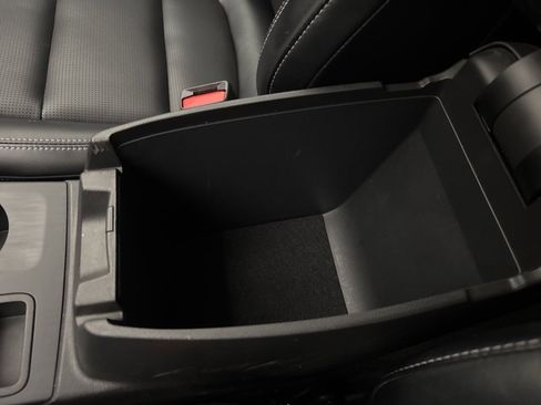 Used 2024 Ford Escape Platinum image 39