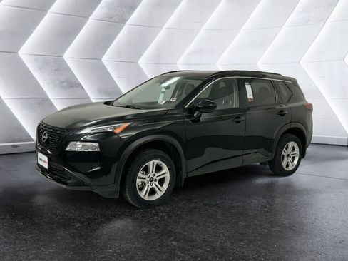 Used 2023 Nissan Rogue SV w/ SV Premium B Package FWD image 3