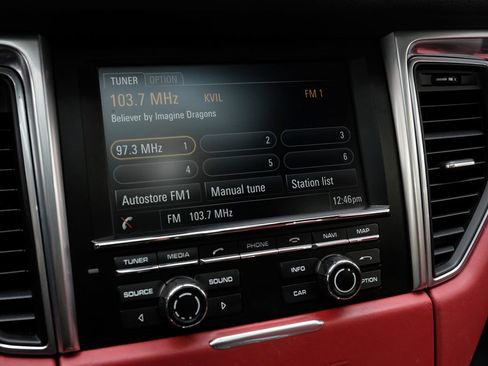 Used 2016 Porsche Macan Turbo image 26