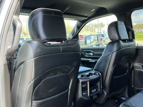 Used 2025 RAM 1500 Laramie AWD/4WD image 33