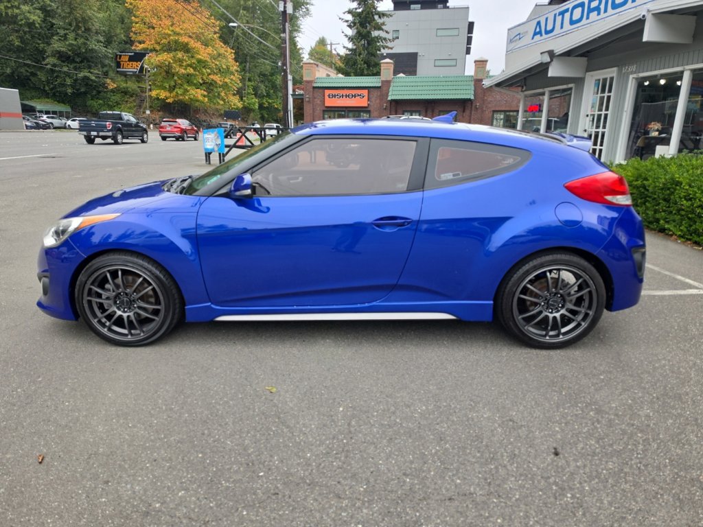 Used 2014 Hyundai Veloster Turbo FWD image 2