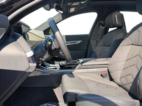 Used 2023 BMW i7 xDrive60 AWD/4WD image 10