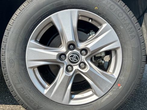 Certified 2025 Toyota RAV4 XLE AWD/4WD image 27