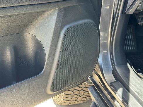 Used 2017 Toyota 4Runner SR5 AWD/4WD image 13