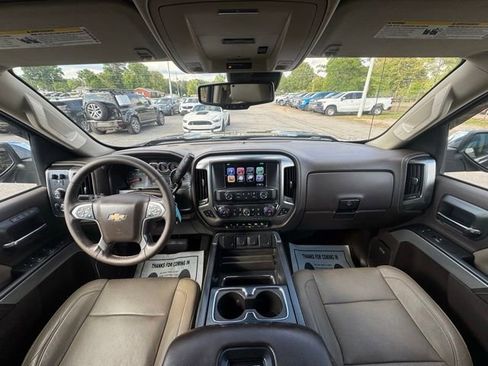 Used 2017 Chevrolet Silverado 1500 LTZ Z71 w/ LTZ Plus Package AWD/4WD image 17