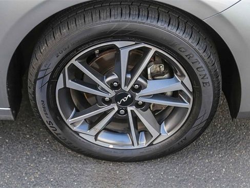 Used 2022 Kia Forte LXS image 12