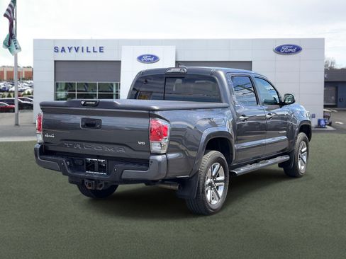 Used 2017 Toyota Tacoma Limited w/ Tow Package AWD/4WD image 5