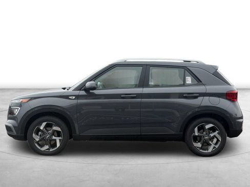 Used 2026 Hyundai Venue SEL FWD image 3