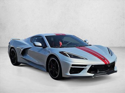 Used 2022 Chevrolet Corvette Stingray Preferred Cpe w/ Z51 Performance Package RWD image 3
