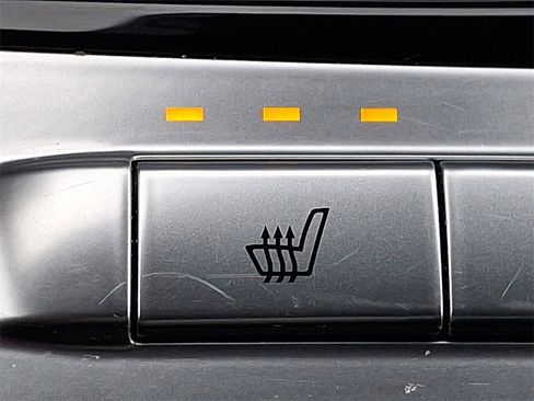 Used 2024 Kia Carnival EX image 26