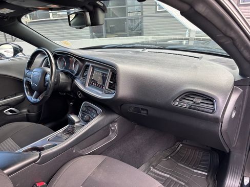 Used 2022 Dodge Challenger GT AWD/4WD image 22