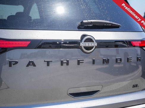 Used 2025 Nissan Pathfinder SL w/ Black Appearance Package FWD image 10