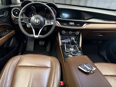 Used 2018 Alfa Romeo Stelvio AWD image 18