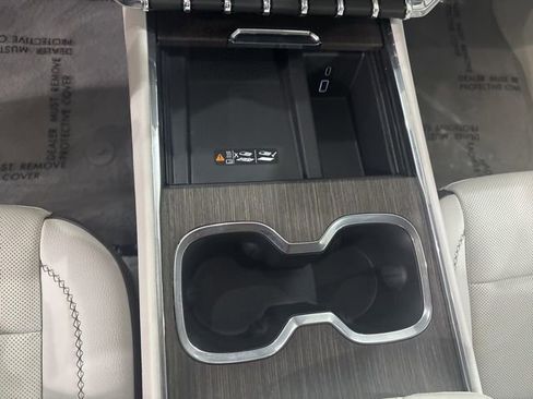 Used 2024 GMC Acadia Denali w/ Super Cruise Package image 17