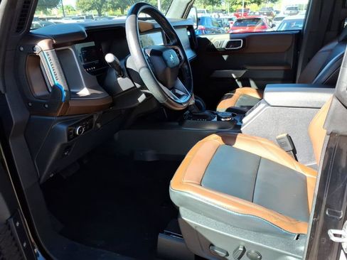 Used 2023 Ford Bronco Outer Banks w/ Sasquatch Package AWD/4WD image 11