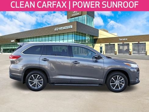 Used 2018 Toyota Highlander XLE AWD/4WD image 4
