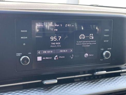 Used 2022 Kia Carnival LX image 25