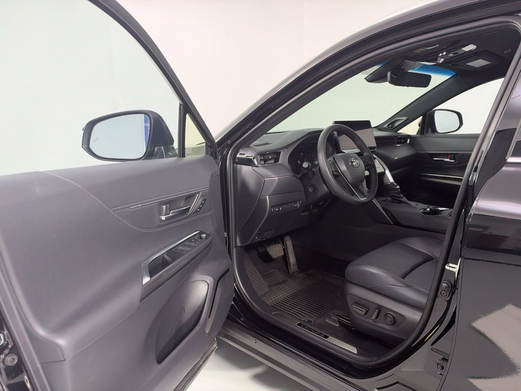 Used 2023 Toyota Venza XLE AWD/4WD image 10
