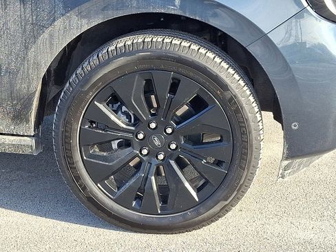 Certified 2025 Ford Expedition Platinum w/ Stealth Appearance Package image 8