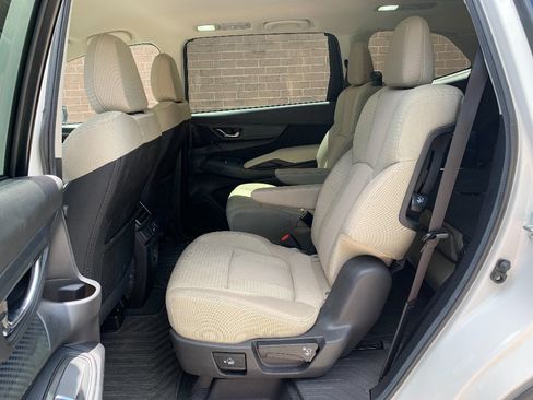Used 2024 Subaru Ascent Premium w/ Convenience Package AWD/4WD image 22