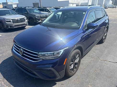 Used 2022 Volkswagen Tiguan SE AWD/4WD image 6