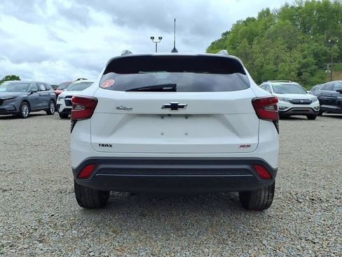 Used 2025 Chevrolet Trax RS w/ Driver Confidence Package FWD image 6
