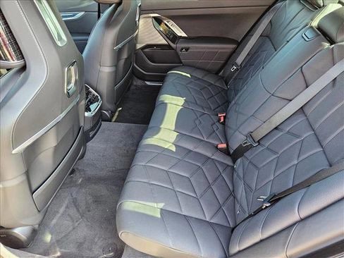 New 2026 BMW i7 xDrive60 image 16