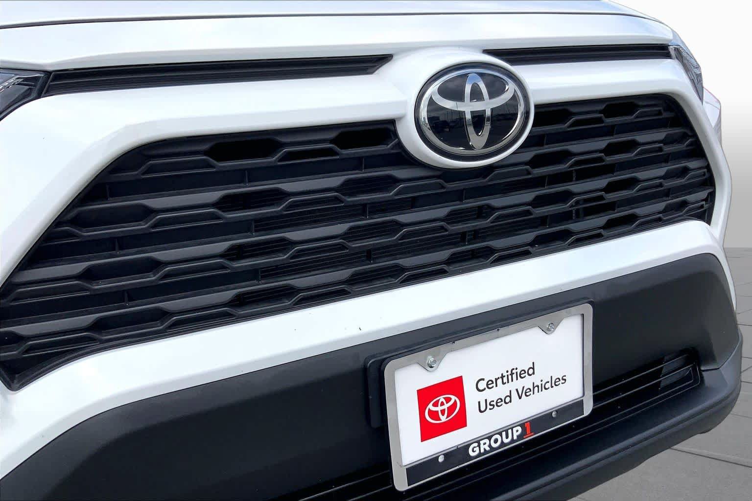 Used 2025 Toyota RAV4 XLE w/ Convenience Package FWD image 29