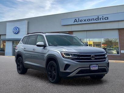 Used 2022 Volkswagen Atlas SE w/ Panoramic Sunroof Package