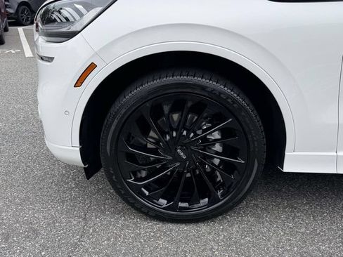 Used 2023 Lincoln Aviator Reserve w/ Equipment Group 201A AWD/4WD image 6