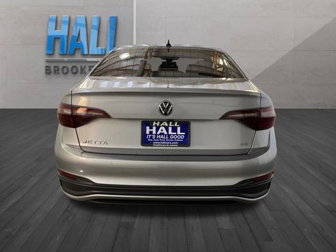 Used 2024 Volkswagen Jetta SE w/ Panoramic Sunroof Package image 5