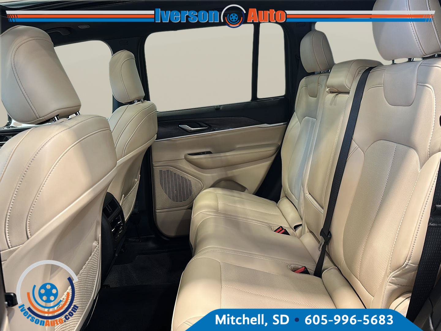 Used 2025 Jeep Grand Cherokee Limited w/ Luxury Tech Group II AWD/4WD image 26