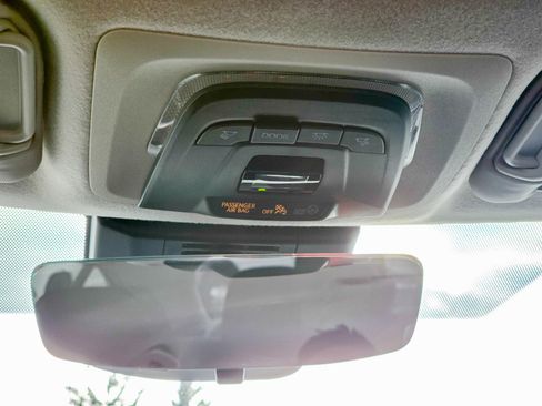 Used 2025 Toyota Corolla LE image 16