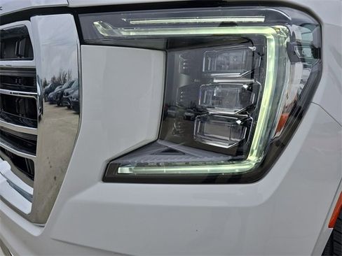 Used 2023 GMC Yukon XL SLT w/ SLT Premium Package image 36