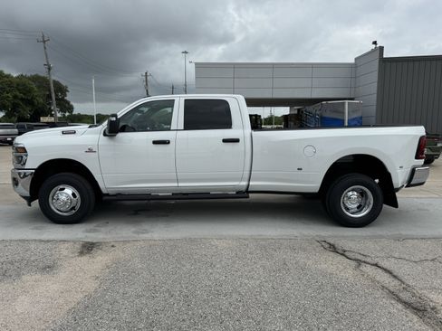 New 2026 RAM 3500 Tradesman AWD/4WD image 7