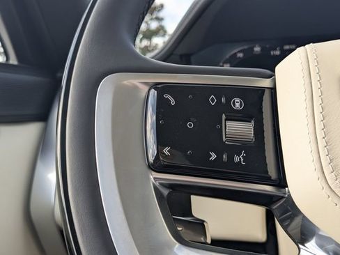 New 2025 Land Rover Range Rover Long Wheelbase SE AWD/4WD image 23