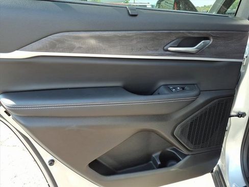 New 2025 Jeep Grand Cherokee L Limited w/ Luxury Tech Group II image 11