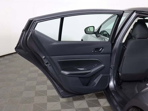 Used 2024 Nissan Altima 2.5 SV image 17