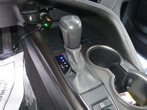 Used 2021 Toyota Camry SE w/ Cold Weather Package image 38