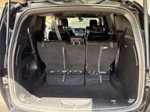 Used 2025 Chrysler Pacifica Select FWD image 29