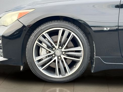 Used 2014 INFINITI Q50 w/ Deluxe Touring Package RWD image 35