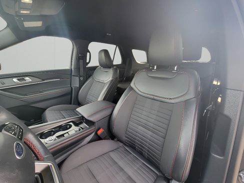 Used 2025 Ford Explorer ST-Line image 11