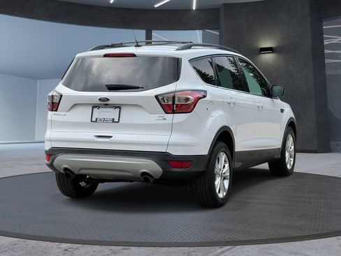 Used 2017 Ford Escape SE w/ Equipment Group 201A AWD/4WD image 4