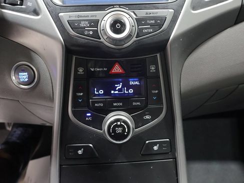 Used 2014 Hyundai Elantra Limited w/ Option Group 03 FWD image 29