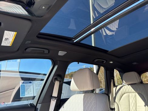 Used 2019 BMW X5 xDrive50i w/ M Sport Package image 22