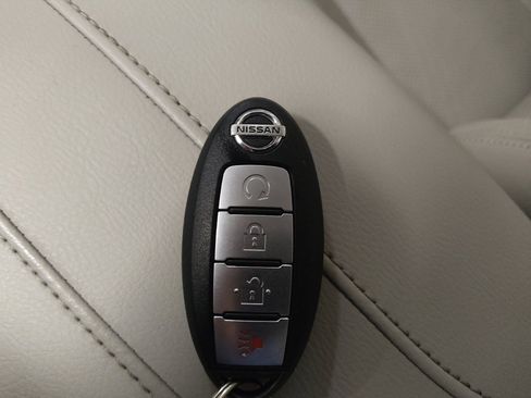 Used 2018 Nissan Rogue Sport SL w/ SL Premium Package FWD image 32