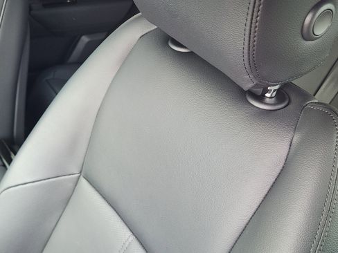 Certified 2026 Land Rover Range Rover Velar Dynamic SE image 16