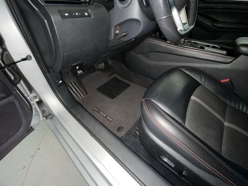 Used 2024 Nissan Altima 2.5 SR FWD image 12